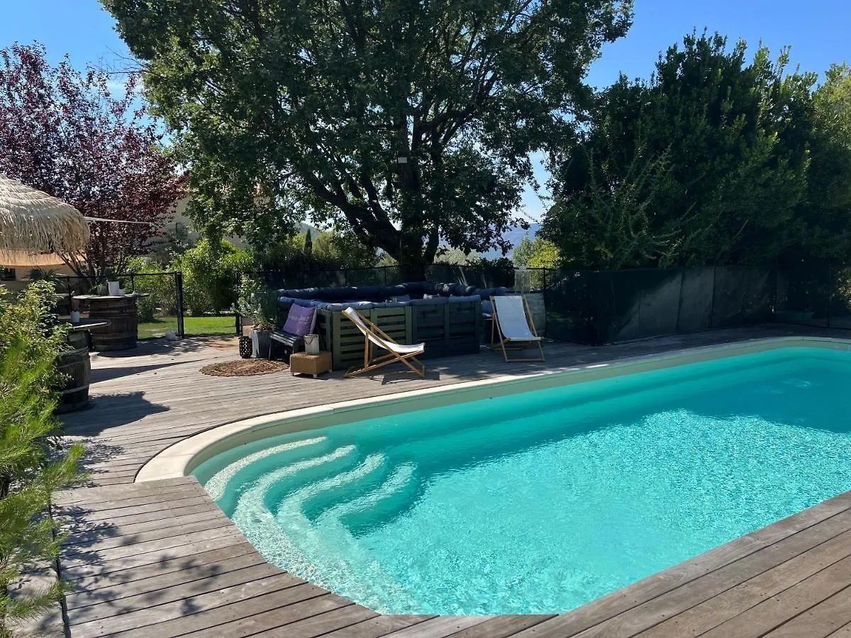 La Maison Perchee Auriol Bed & Breakfast